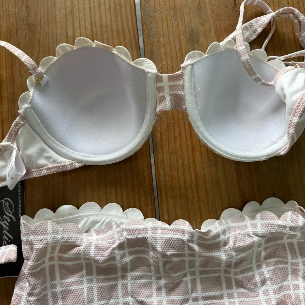 STYLISH SWIMWEAR WOMENS NAUTICAL CHARM SCALLOP BIKINI TOP SIZE MEDIUM PINK PLAID